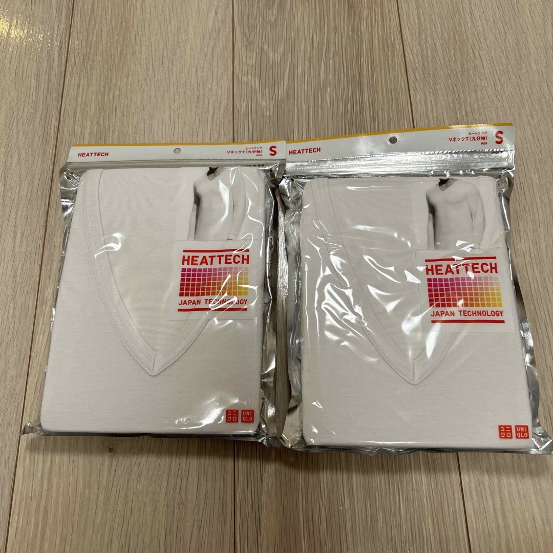 UNIQLO(ユニクロ)の2点セット☆UNIQLOメンズ　ヒートテックVネック9分袖サイズS メンズのトップス(Tシャツ/カットソー(七分/長袖))の商品写真