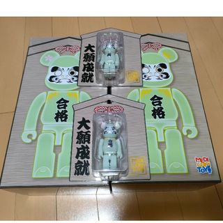 BE@RBRICK 達磨 合格 蓄光 100% / 400%各2体セット BE@RBRICK はっぴ東京 銀メッキ 100% & 400%