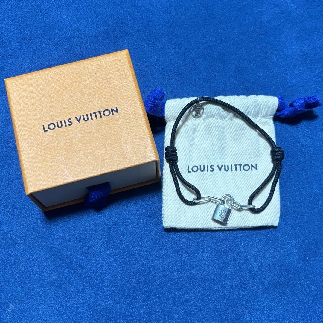 LOUIS VUITTON(ルイヴィトン)の【NECO様専用】ルイヴィトン LOUIS VUITTON シルバーロックイット メンズのアクセサリー(ブレスレット)の商品写真