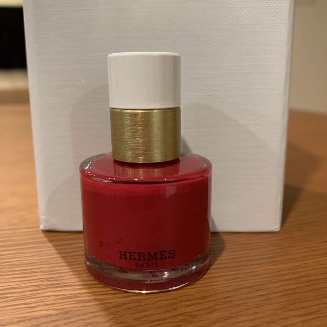 Hermes(エルメス)のHERMES ネイル　77 コスメ/美容のネイル(マニキュア)の商品写真