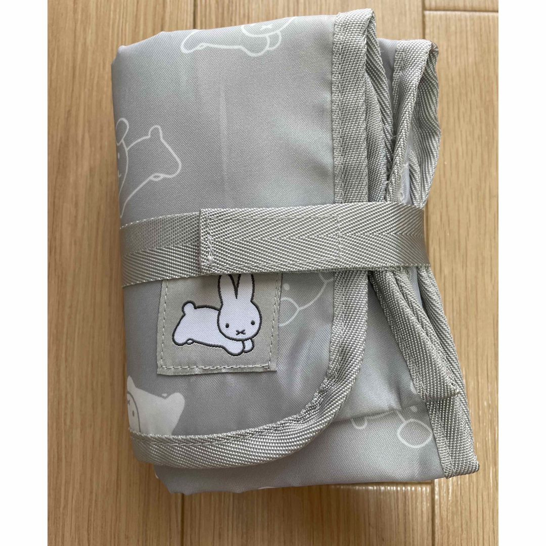 miffy(ミッフィー)のミッフィー　おむつ替えマット キッズ/ベビー/マタニティのおむつ/トイレ用品(おむつ替えマット)の商品写真