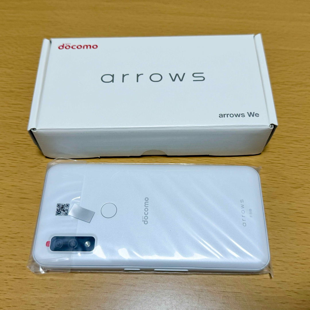 arrows(アローズ)のarrows We F-51B ホワイト docomo 新品未使用 スマホ/家電/カメラのスマートフォン/携帯電話(スマートフォン本体)の商品写真