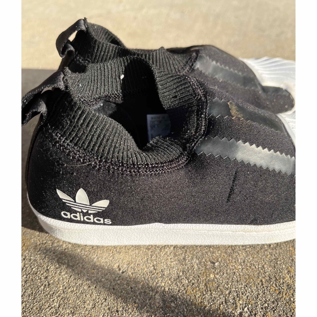 adidas(アディダス)のアディダス　スリッポン　18センチ キッズ/ベビー/マタニティのキッズ靴/シューズ(15cm~)(スリッポン)の商品写真