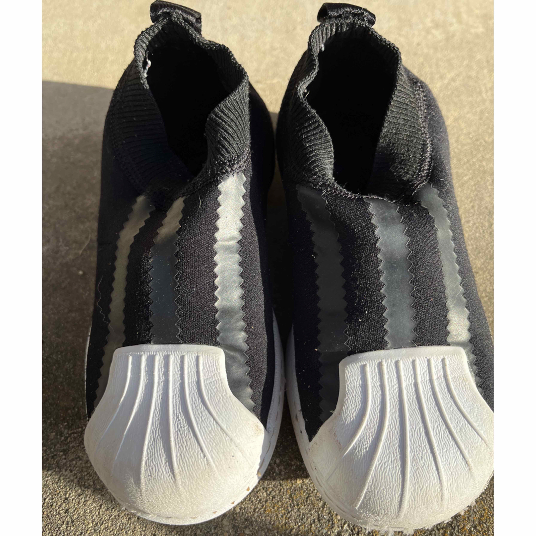 adidas(アディダス)のアディダス　スリッポン　18センチ キッズ/ベビー/マタニティのキッズ靴/シューズ(15cm~)(スリッポン)の商品写真