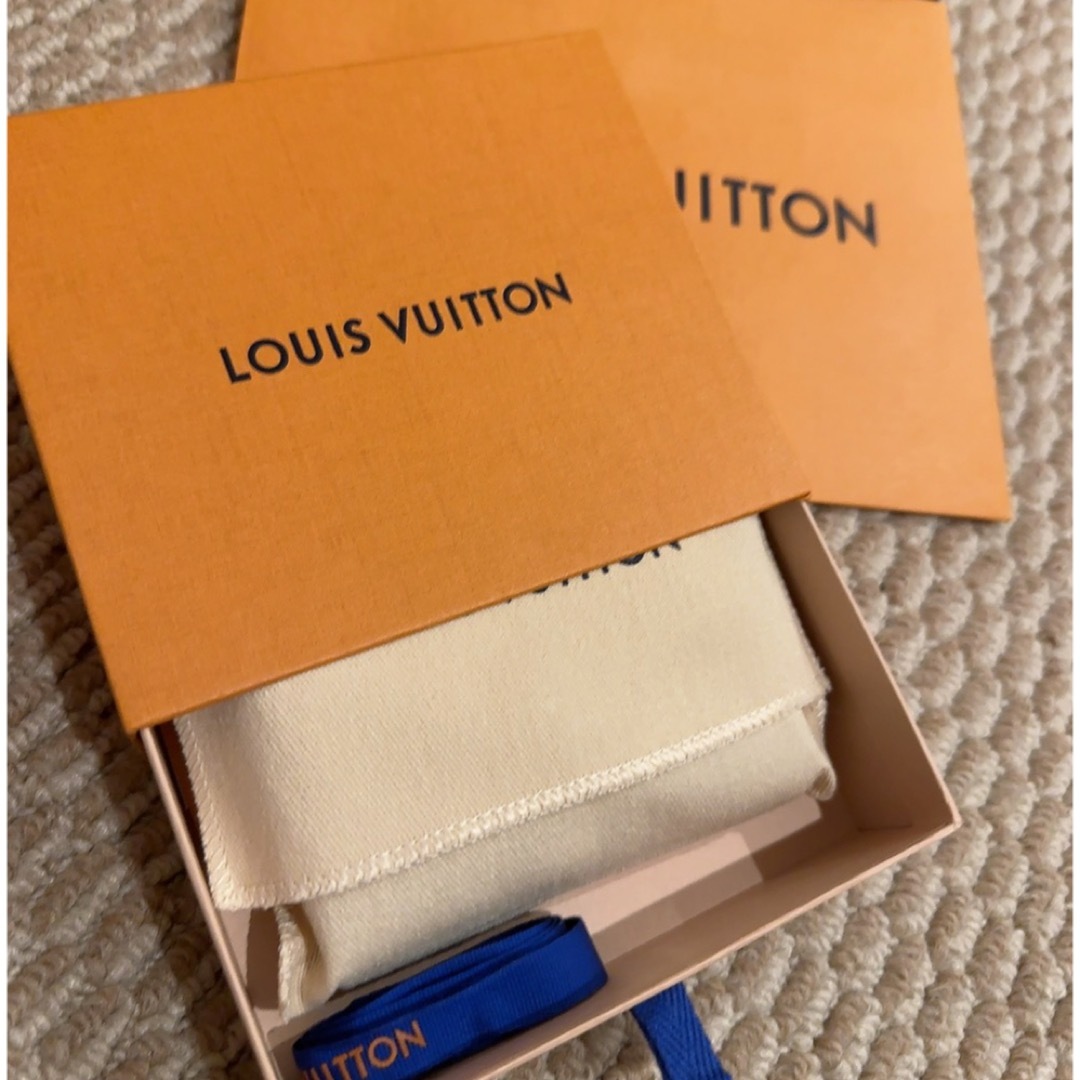 LOUIS VUITTON(ルイヴィトン)の新品！ルイヴィトン  トランプ付　カードケース メンズのファッション小物(名刺入れ/定期入れ)の商品写真