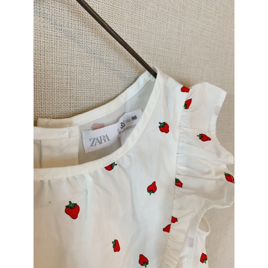 ZARA KIDS(ザラキッズ)のザラキッズ　いちご　トップス キッズ/ベビー/マタニティのキッズ服女の子用(90cm~)(ブラウス)の商品写真