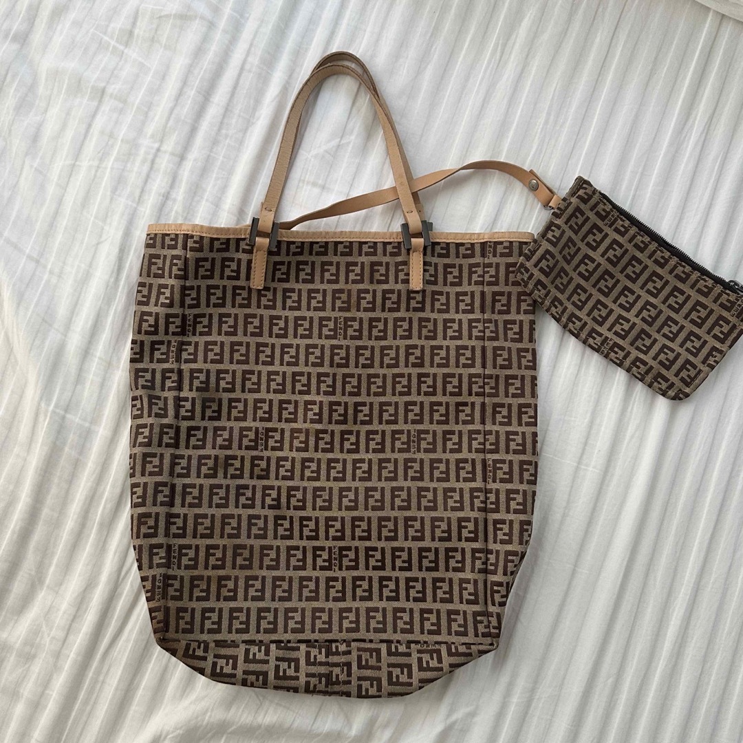 FENDI - FENDI ズッカ柄 トートバッグの通販 by iiiai|フェンディなら