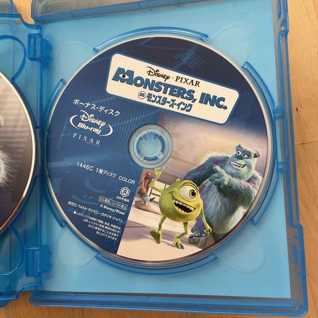 Disney(ディズニー)のモンスターズ・インク　ブルーレイ＋DVDセット Blu-ray エンタメ/ホビーのDVD/ブルーレイ(アニメ)の商品写真