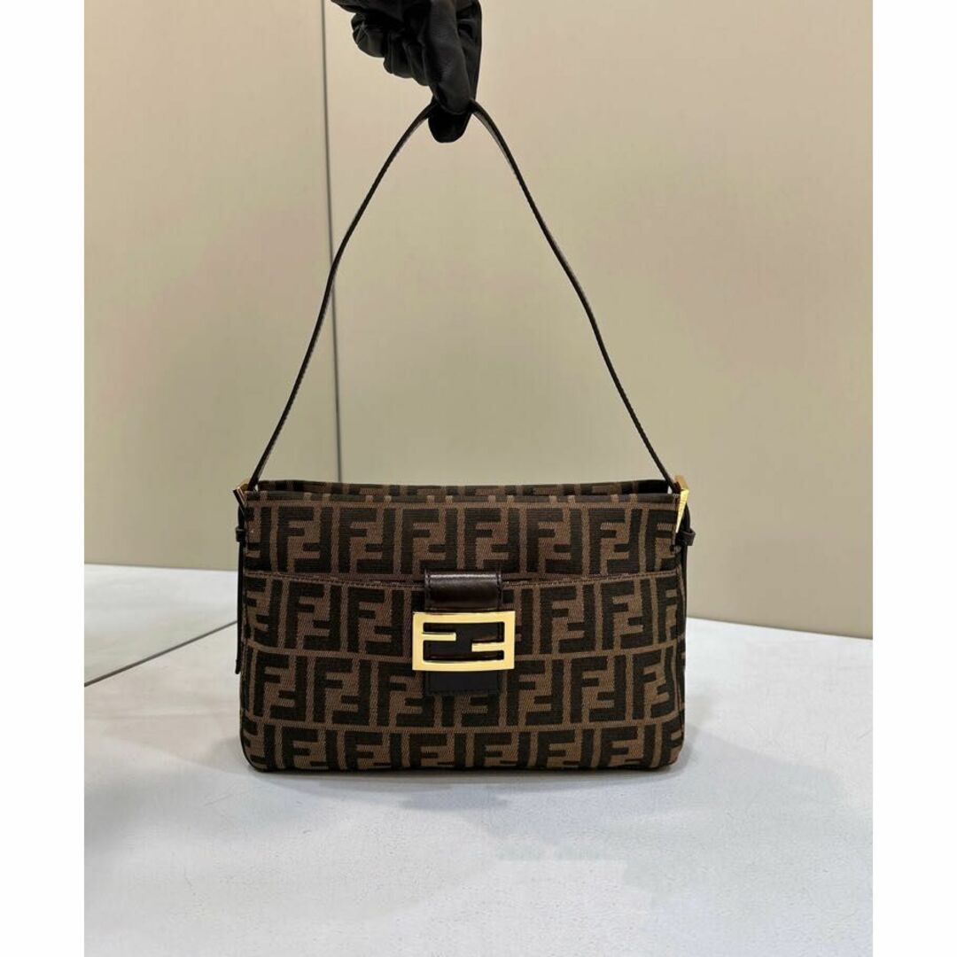 フェンディ FENDI ズッカ柄 ショルダーバッグ ロゴ マンマバケット-