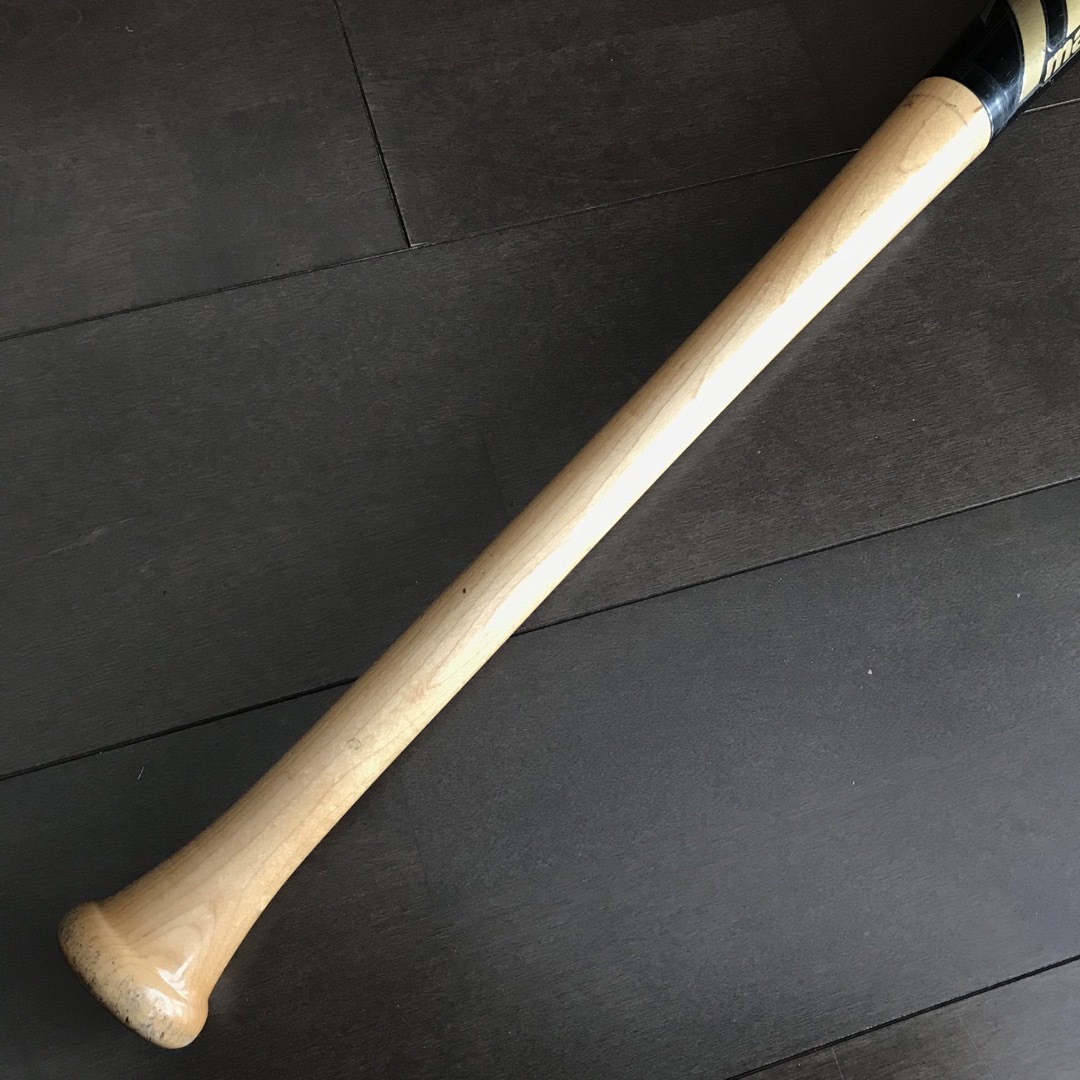 バット　79cm  硬式　軟式　木製 スポーツ/アウトドアの野球(バット)の商品写真