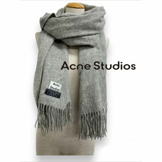 acne ヴァージンウールマフラー