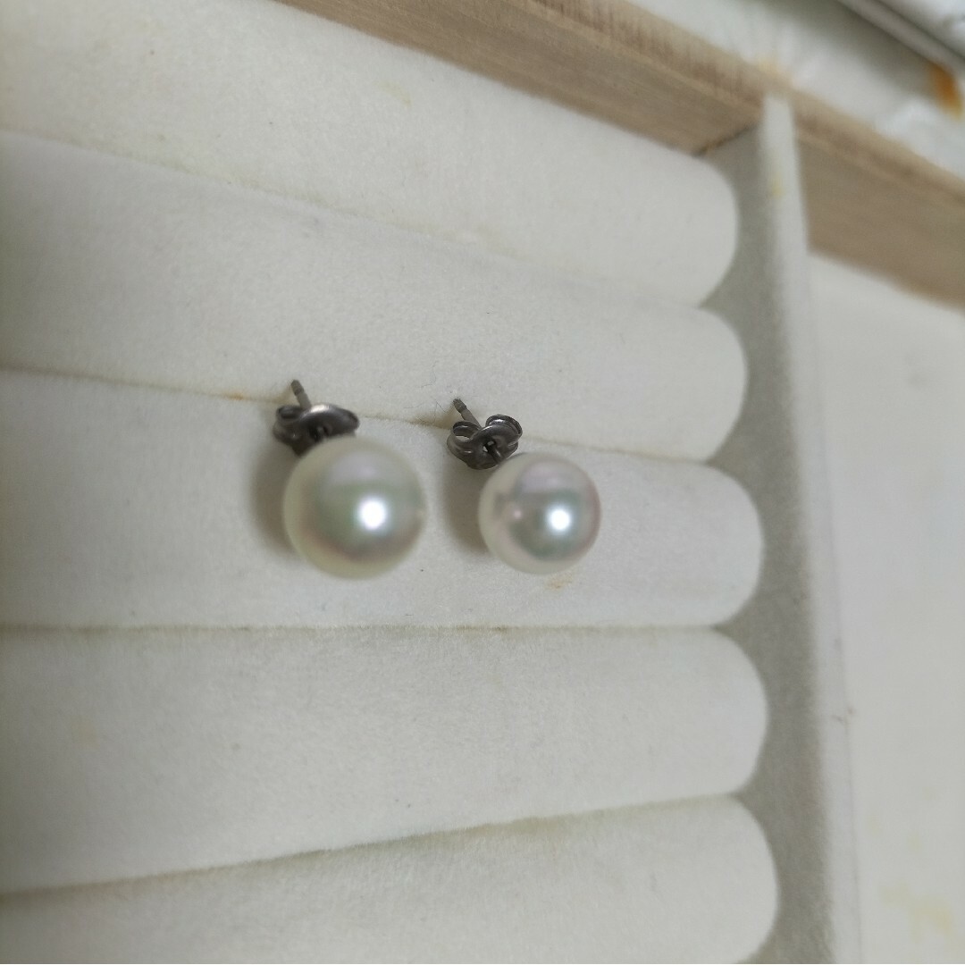 あこや本真珠（日本産）のチタン製のピアス レディースのアクセサリー(ピアス)の商品写真
