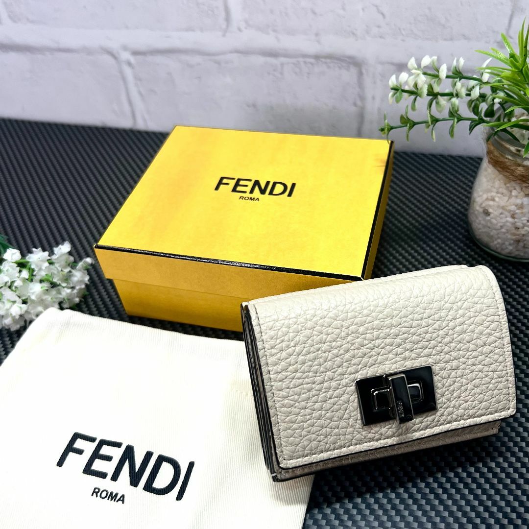 FENDI - ✨正規品＆超人気品‼️✨ フェンディ ピーカブー マイクロ 三