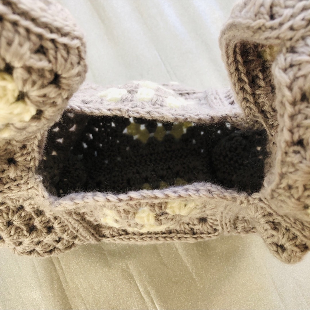 グラニースクエアバッグ モチーフ編み ハンドメイド 手編み ハンドメイドのファッション小物(バッグ)の商品写真