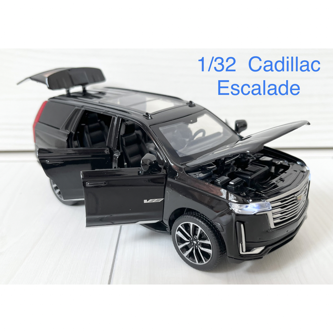 《新品》1:32 Cadillac  エスカレード　ミニカー