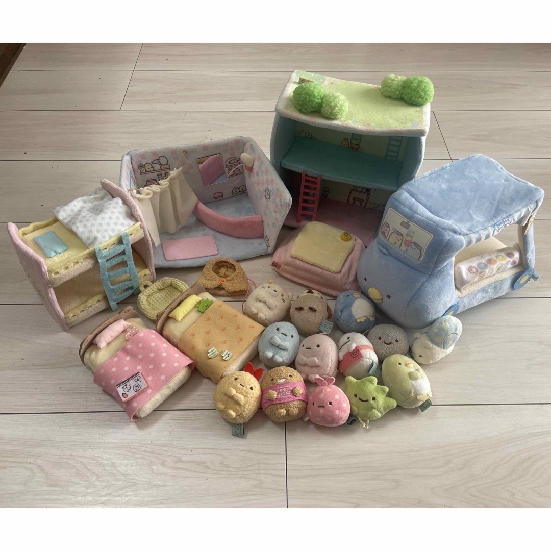 すみっこぐらし 家 ベット 二階建て バスルーム こたつ ぬいぐるみセット- すみっコぐらし すみっコハウスの畑 送料込み