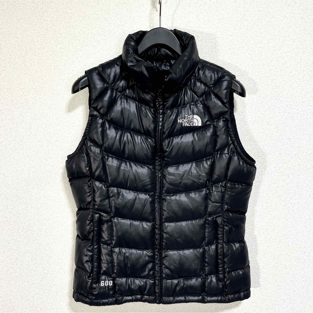 THE NORTH FACE(ザノースフェイス)の美品人気 ノースフェイス ダウンベスト 600フィル ブラック レディースS レディースのジャケット/アウター(ダウンベスト)の商品写真