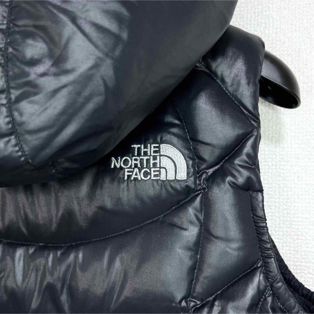 THE NORTH FACE(ザノースフェイス)の美品人気 ノースフェイス ダウンベスト 600フィル ブラック レディースS レディースのジャケット/アウター(ダウンベスト)の商品写真