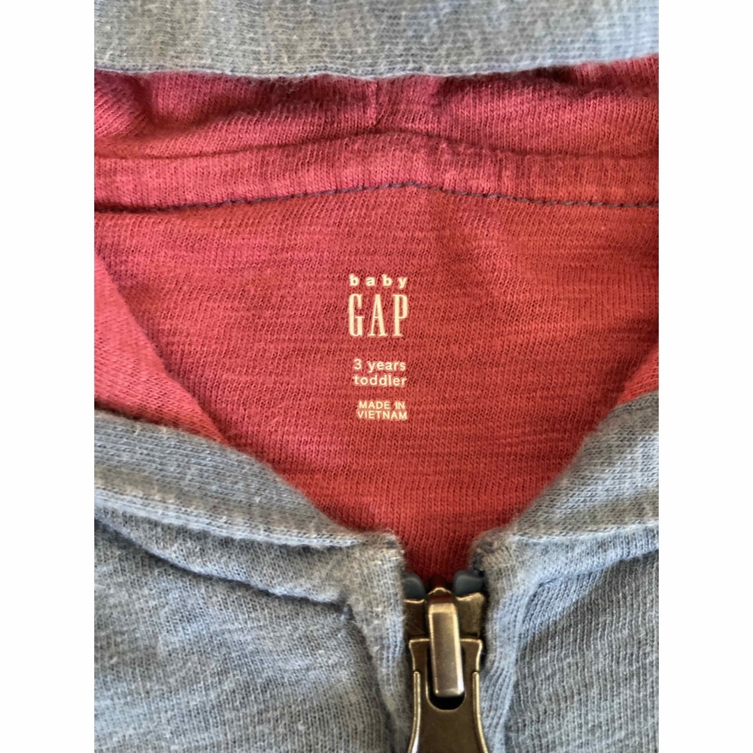 babyGAP(ベビーギャップ)のbabyGAP パーカー　 キッズ/ベビー/マタニティのキッズ服男の子用(90cm~)(ジャケット/上着)の商品写真