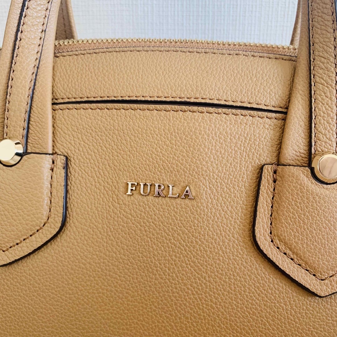 Furla(フルラ)のフルラ  レザーバッグ　ベージュ　ハンドバッグ　ショルダーバッグ  FURLA レディースのバッグ(ハンドバッグ)の商品写真