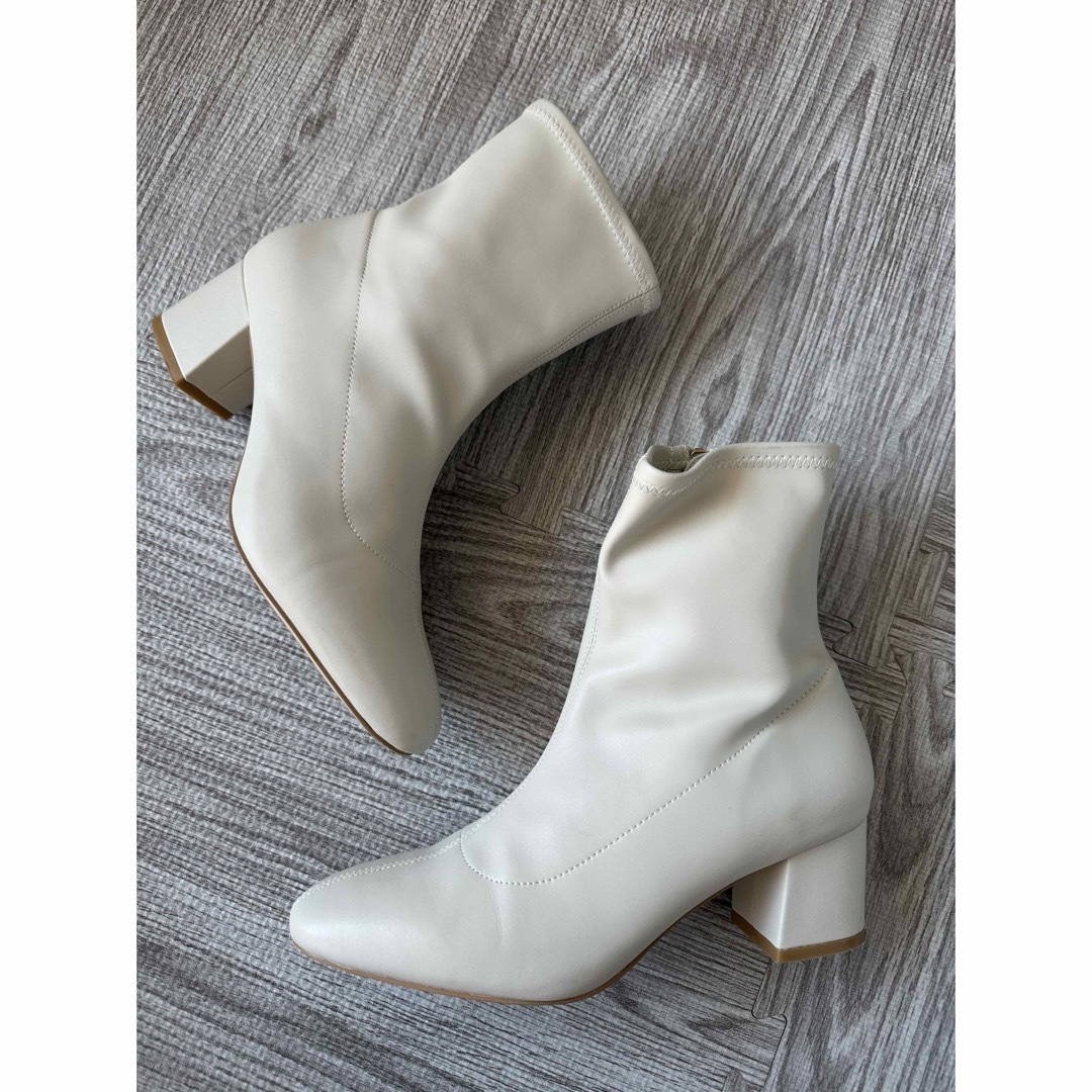 Le talon/Grise pointed chunky heel