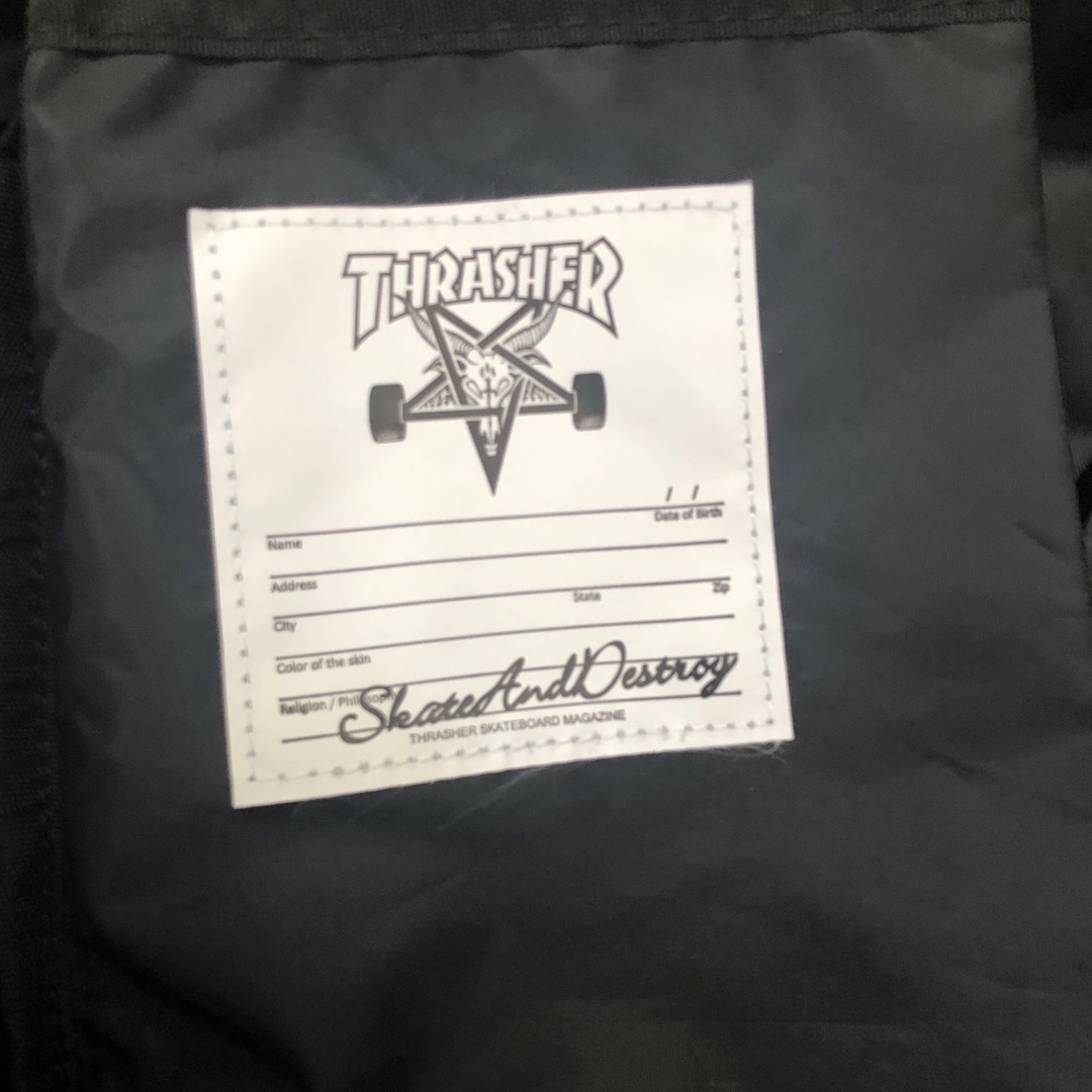 THRASHER(スラッシャー)の新品未使用THRASHERスラッシャー ナップサック リュック バッグ お洒落 レディースのバッグ(リュック/バックパック)の商品写真