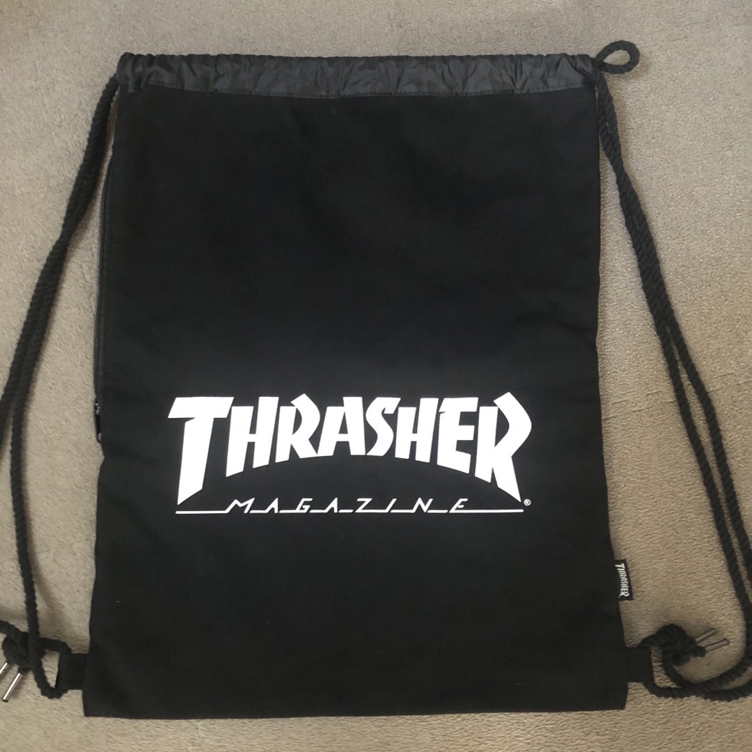 THRASHER(スラッシャー)の新品未使用THRASHERスラッシャー ナップサック リュック バッグ お洒落 レディースのバッグ(リュック/バックパック)の商品写真