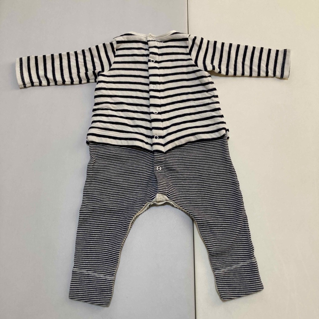 PETIT BATEAU(プチバトー)のプチバトー　長袖ロンパース　黒ボーダー6m67cm キッズ/ベビー/マタニティのベビー服(~85cm)(ロンパース)の商品写真