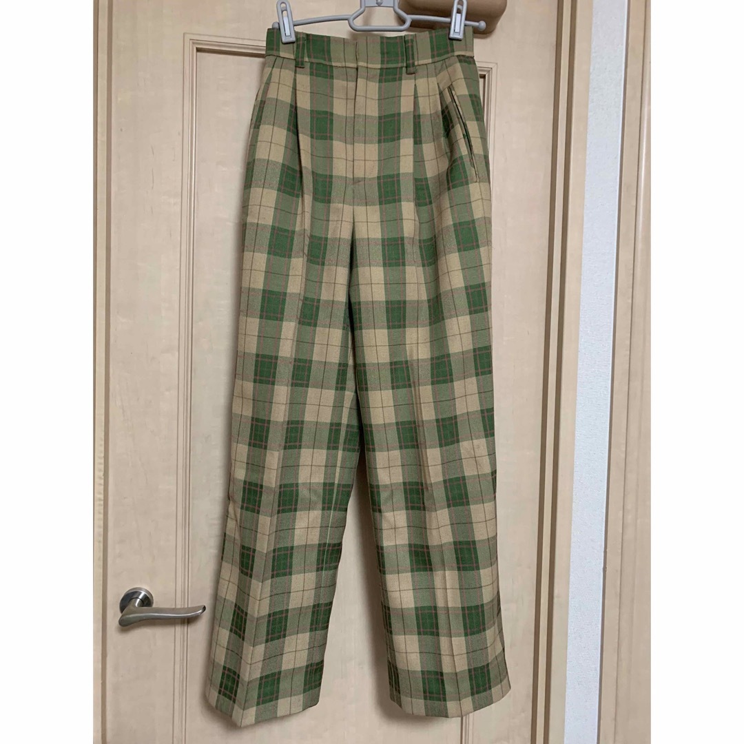 Ameri VINTAGE(アメリヴィンテージ)の美品★AMERI★2TUCKS STRAIGHT PANTS チェックパンツ レディースのパンツ(カジュアルパンツ)の商品写真