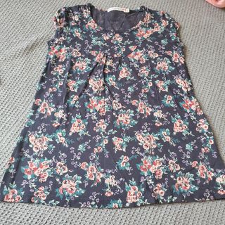 ローラアシュレイ(LAURA ASHLEY)のｷｯｽﾞ130🐱UNIQLOLAURA ASHLEYｺﾗﾎﾞTｼｬﾂ未使用(Tシャツ/カットソー)