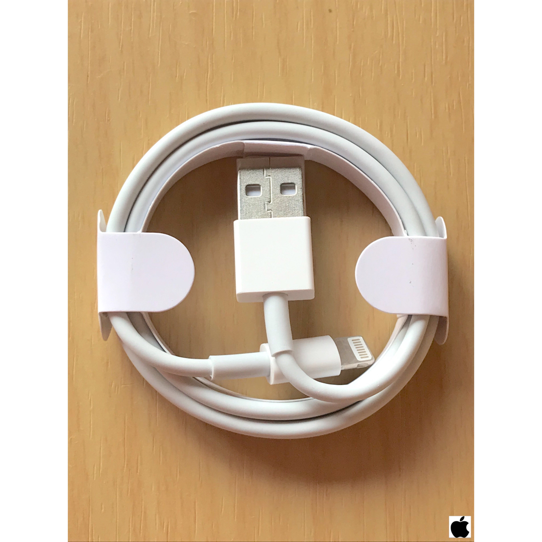 Mac (Apple)(マック)の+ Apple付属品LightningCable +アダプタ充電器+  スマホ/家電/カメラのスマートフォン/携帯電話(バッテリー/充電器)の商品写真