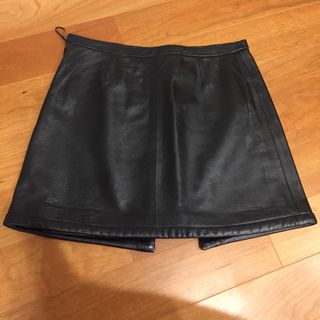 ルイヴィトン(LOUIS VUITTON)の【美品】LOUIS VUITTON  ルイヴィトン『レザースカート size40(ミニスカート)