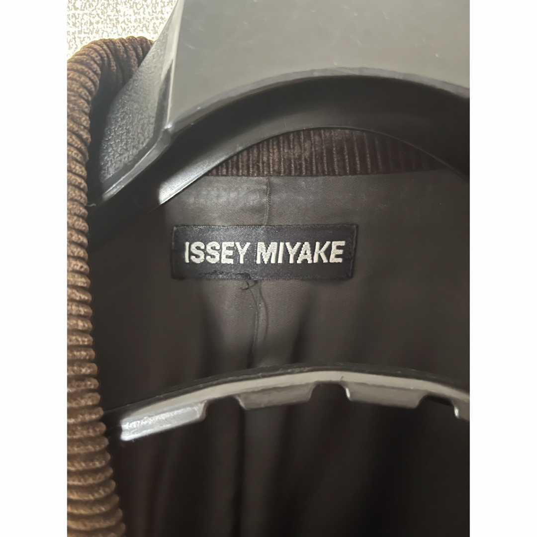 ISSEY MIYAKE(イッセイミヤケ)のisseymiyake イッセイミヤケテーラードジャケット メンズのジャケット/アウター(テーラードジャケット)の商品写真