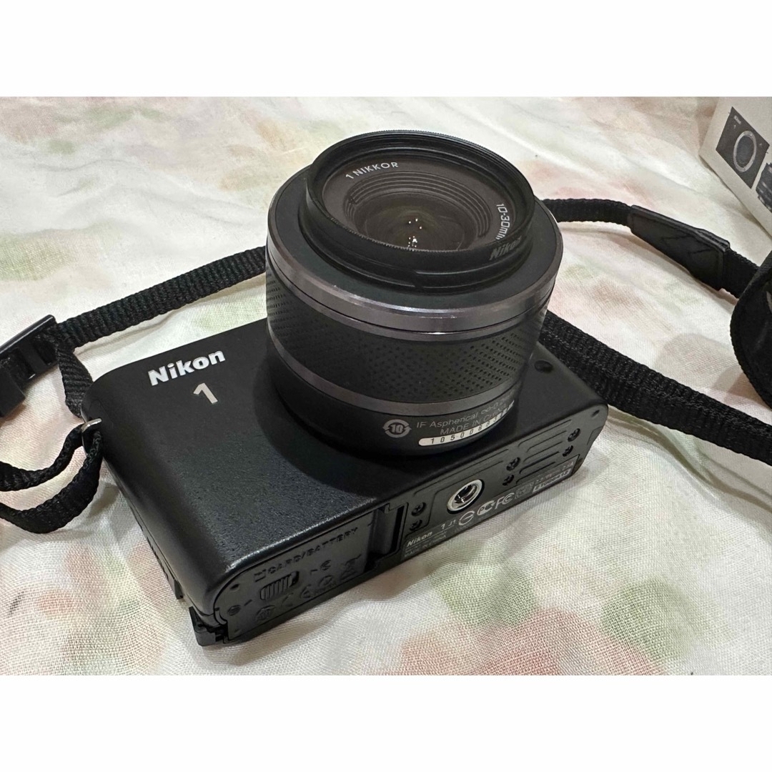 Nikon NIKON 1 J1 NIKON 1 J1 Wズームキット BLAC