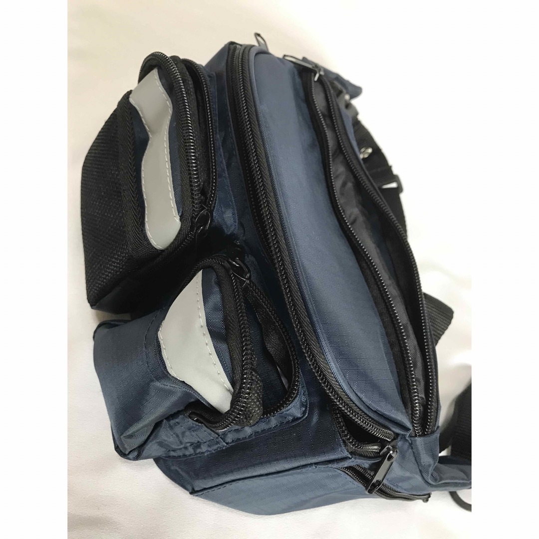 多機能　ウエストポーチ　逆三角形　男女兼用　 メンズのバッグ(ウエストポーチ)の商品写真