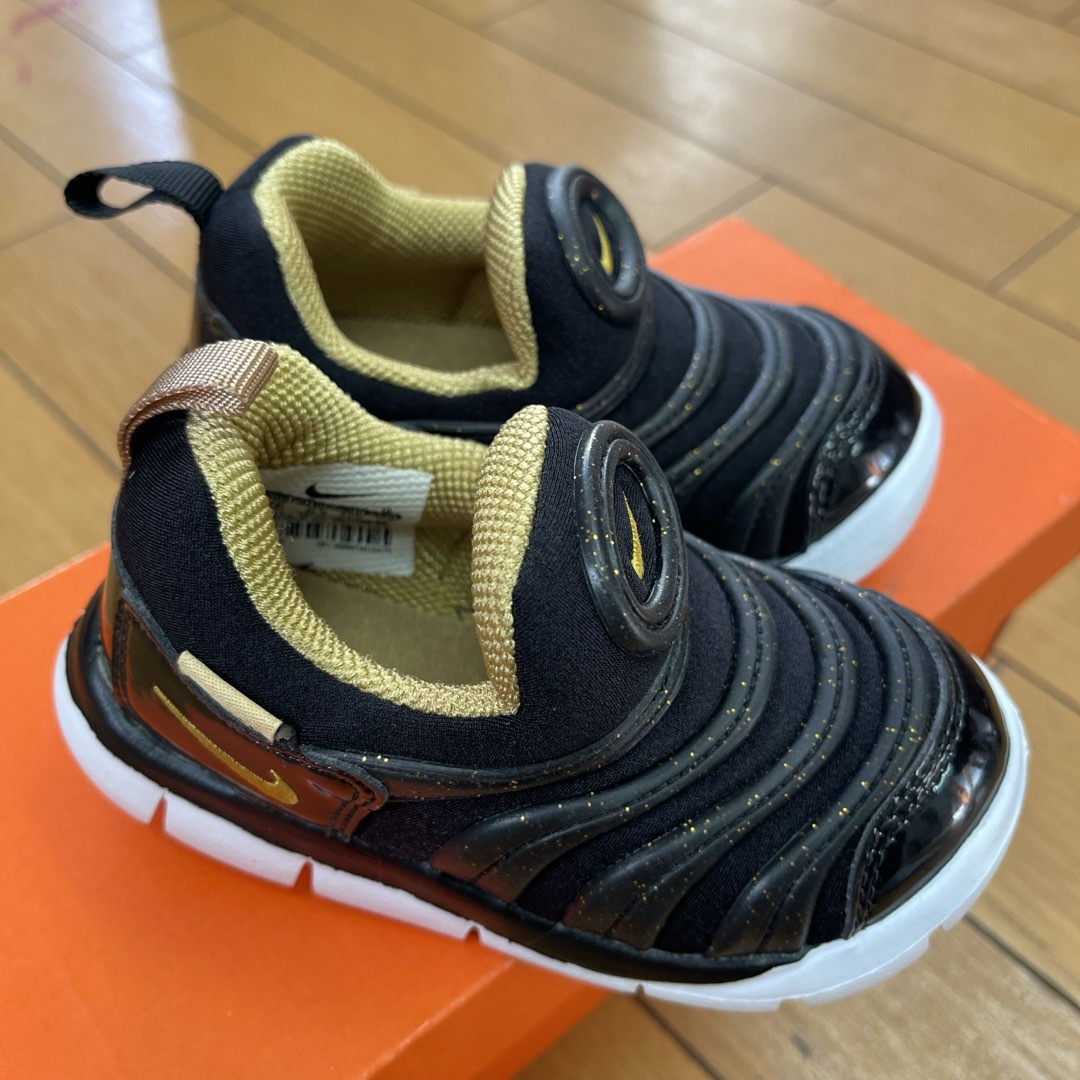 新品　NIKE ダイナモフリー　14cm クラシックモデル　ブラック　ゴールド