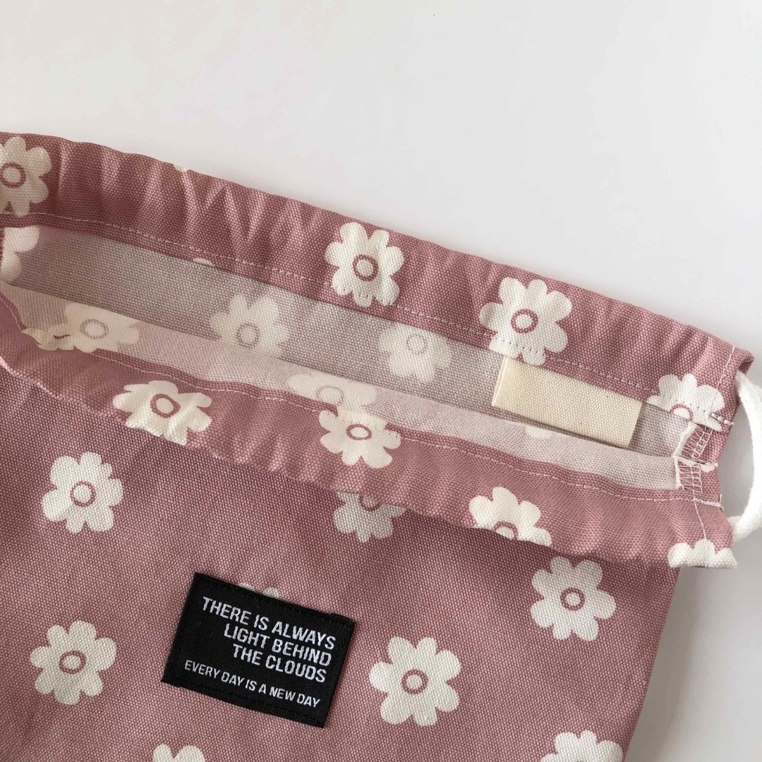 給食袋&ランチョンマットセット  小花　くすみピンク ハンドメイドのキッズ/ベビー(外出用品)の商品写真