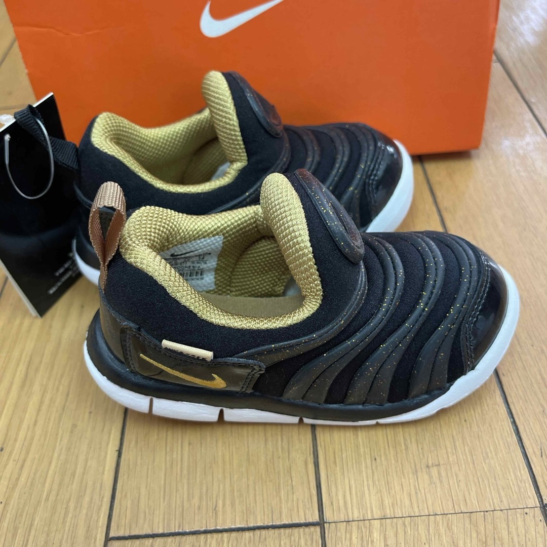 新品　NIKE ダイナモフリー　14cm クラシックモデル　ブラック　ゴールド