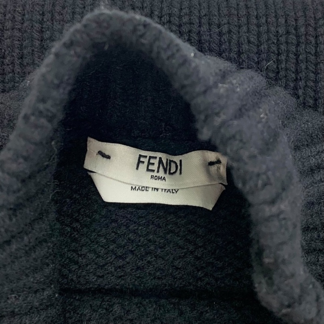FENDI(フェンディ)のフェンディ トップス ショート丈 ウール ブラック レディースのトップス(ニット/セーター)の商品写真