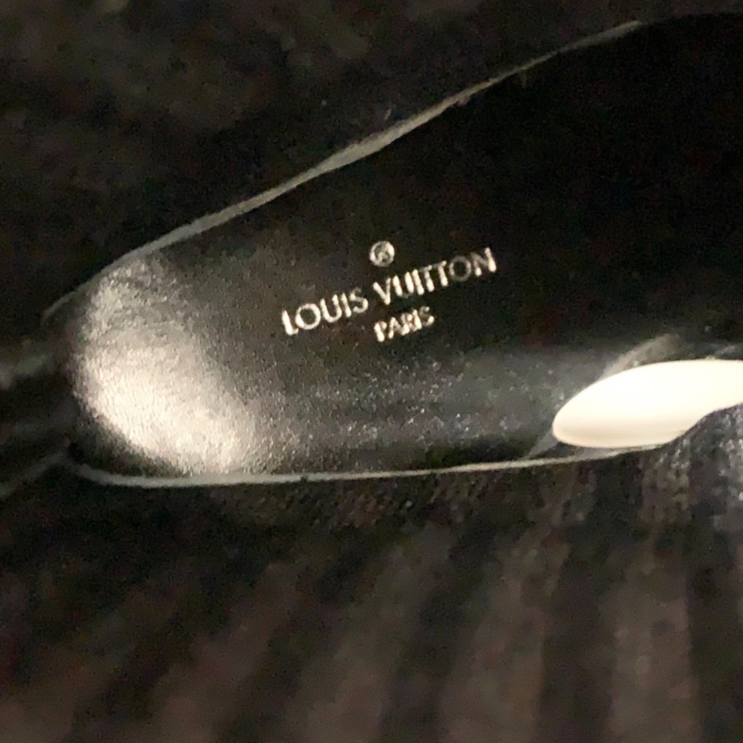 LOUIS VUITTON(ルイヴィトン)のルイヴィトン LOUIS VUITTON シルエットライン ショートブーツ アンクルブーツ ソックスブーツ ロゴ ライン ニット ブラック レディースの靴/シューズ(ブーツ)の商品写真