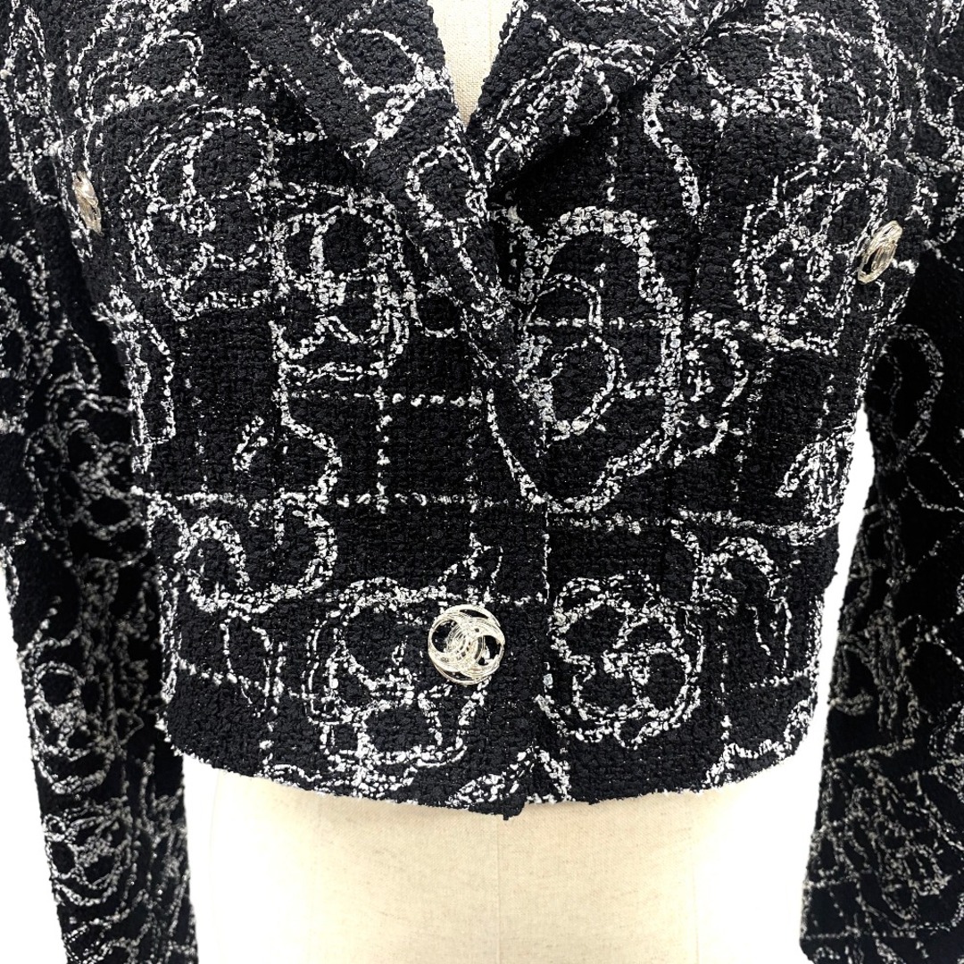 CHANEL(シャネル)の[USED/中古]CHANEL シャネル ジャケット カメリア ジャケット・ブルゾン ブラック×ホワイト 36 2022春夏コレクション 2022SS 36 中古 tdc-001736-4d レディースのジャケット/アウター(その他)の商品写真