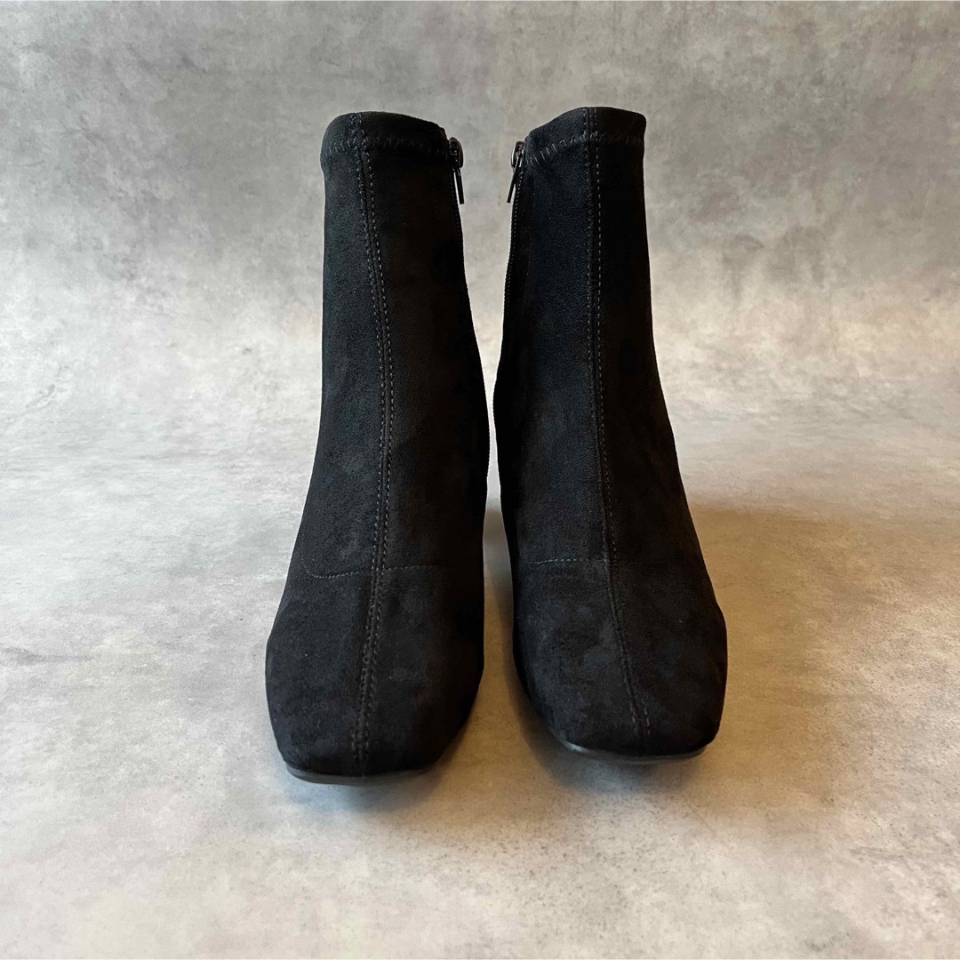 スクエアトゥストレッチショートブーツ22.5cm黒スエード レディースの靴/シューズ(ブーツ)の商品写真