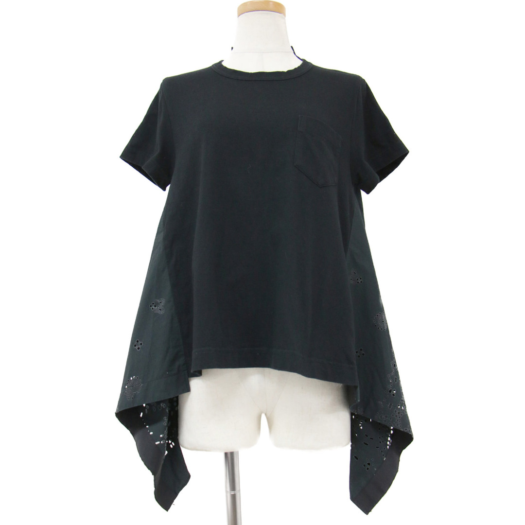 Sacai サカイ カットソー Tシャツ プルオーバー トップス ブラック 黒 2(M) クルーネック 半袖 フレア 変形 レース カットワーク 異素材 ドッキング コットン 綿 おしゃれ シンプル きれいめ 大人女子 ブランド 上品 エレガント フェミニン【レディース】