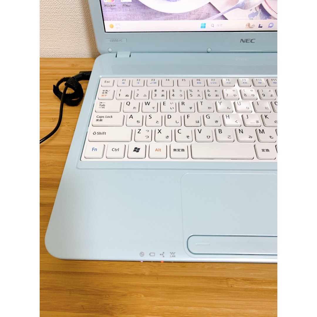 ラスト一台✨ノートパソコン　core i5✨人気NEC✨可愛いPC✨すぐ使える✨