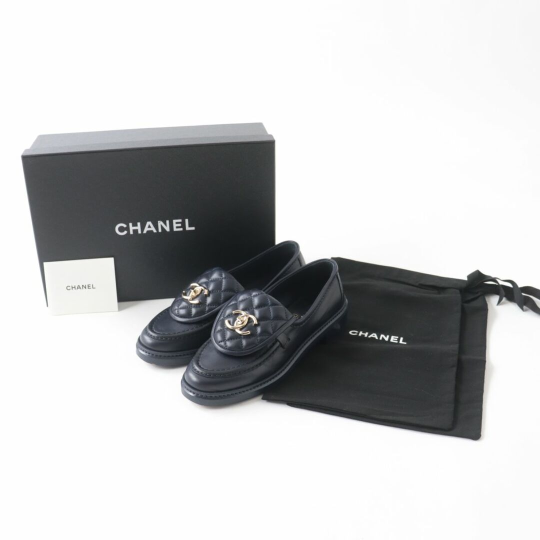 CHANEL(シャネル)の美品◎伊製 CHANEL シャネル 20B G36646 レディース マトラッセ CCターンロック ローファー／レザーシューズ ネイビーブルー 36C 箱・袋付 レディースの靴/シューズ(ローファー/革靴)の商品写真