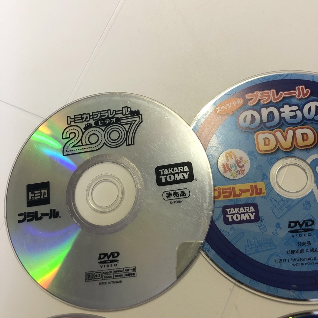 トミカシリーズ(トミカシリーズ)のプラレールDVD  レア　非売品　２００７年物である キッズ/ベビー/マタニティのおもちゃ(電車のおもちゃ/車)の商品写真