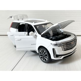 かつさん専用《新品》1:32 Cadillac Escalade ミニカー(ミニカー)