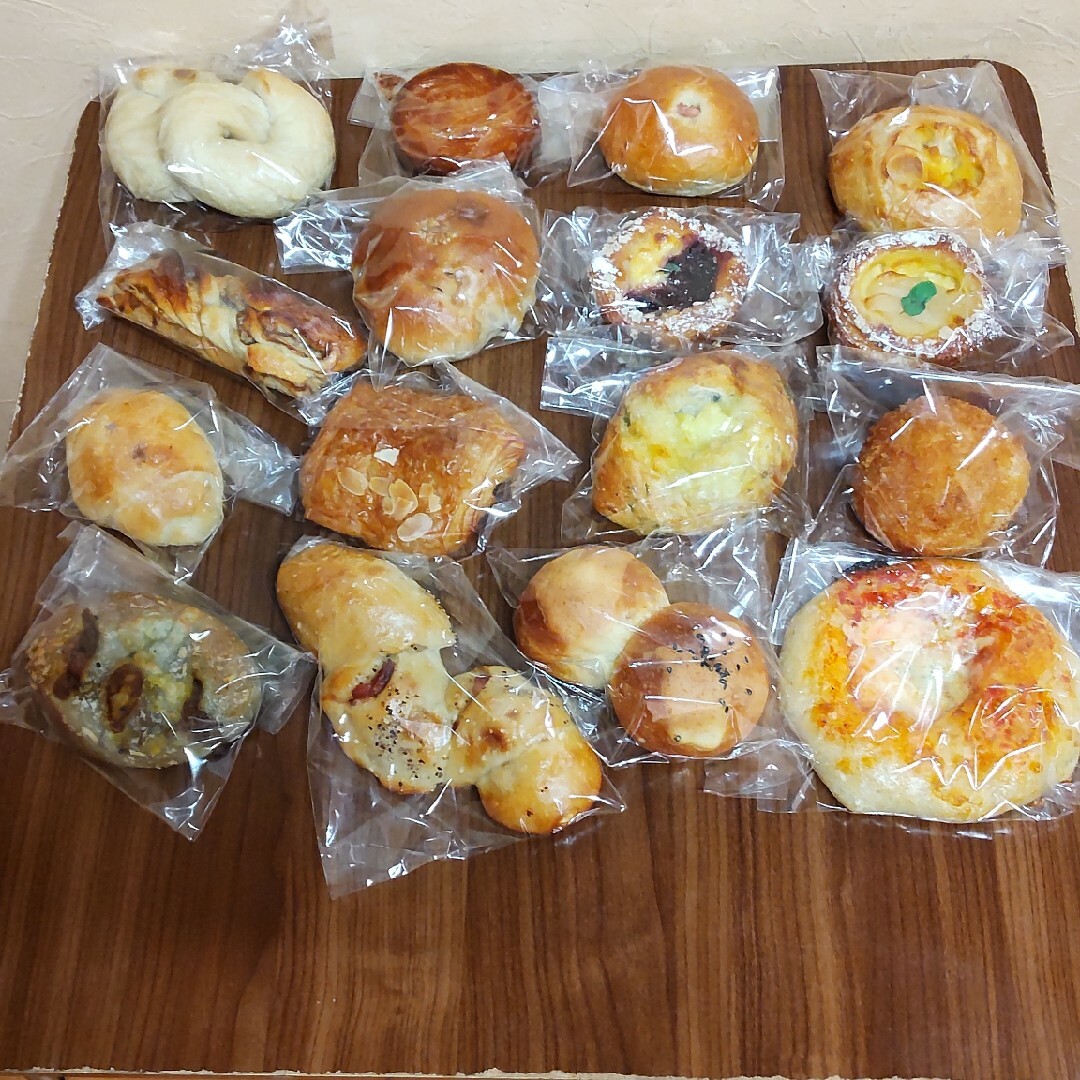 お買い得！パン詰め合わせ 食品/飲料/酒の食品(パン)の商品写真