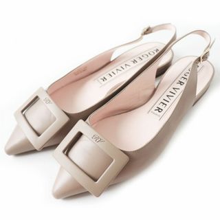 ロジェヴィヴィエ(ROGER VIVIER)の美品◎イタリア製 Roger Vivier ロジェヴィヴィエ レディース バックル付 スリングバック ポインテッドトゥ レザーフラットパンプス BE 36(ハイヒール/パンプス)