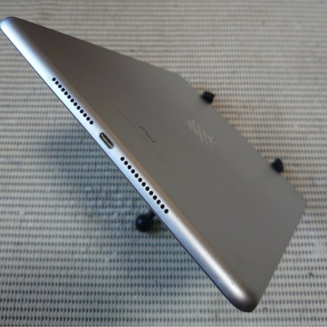 EJF8K 完動品iPad第6世代(A1893)本体32GBシルバー送料込